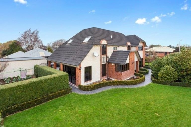 Photo of property in 6 Hinton Place, Rangiora, 7400