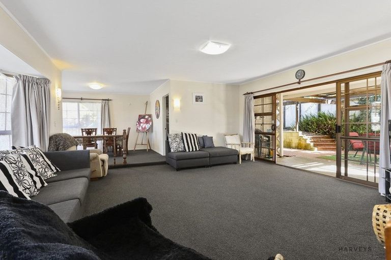 Photo of property in 2a Matuhi Rise, Henderson, Auckland, 0612