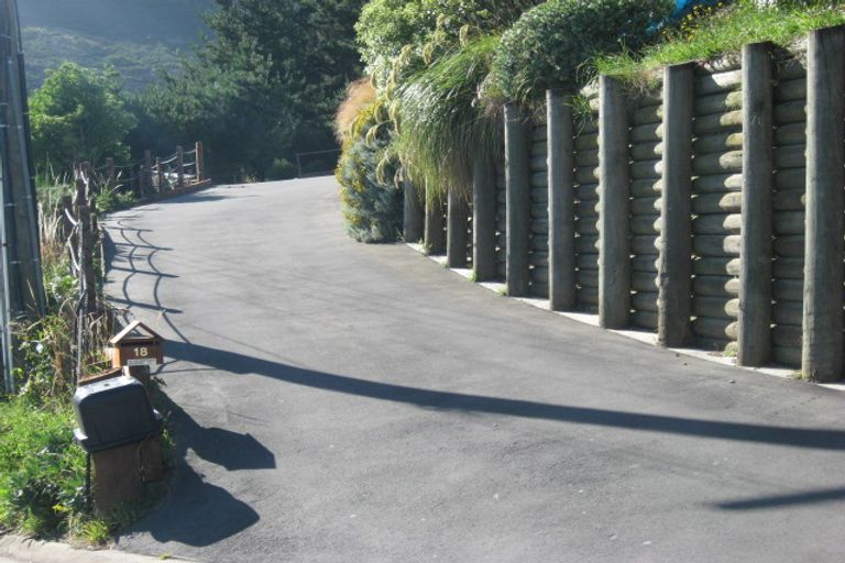 Photo of property in 18 Dudley Road, Lyttelton, 8082