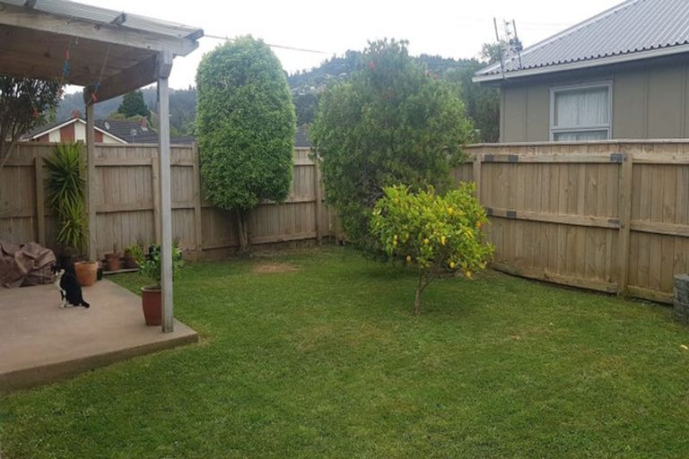 Photo of property in 136b Stokes Valley Road, Stokes Valley, Lower Hutt, 5019