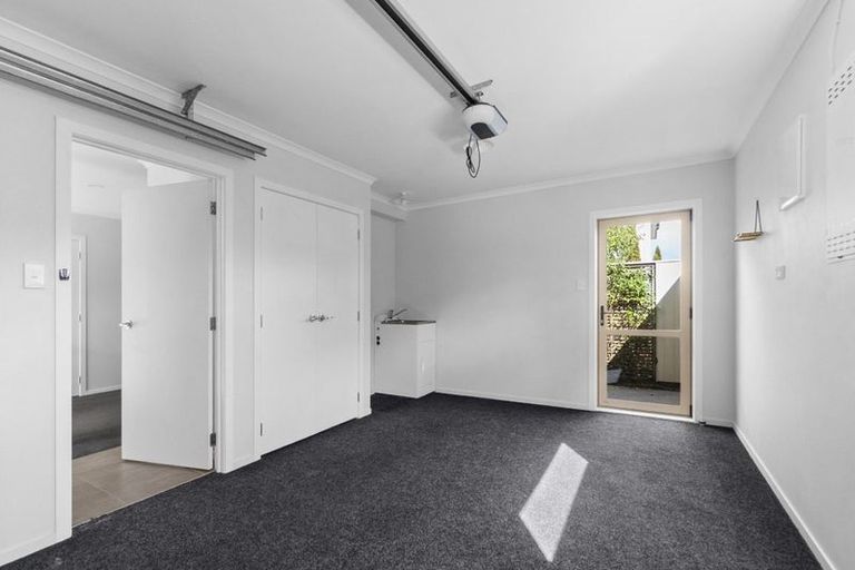 Photo of property in 2/52 Cook Street, Hamilton East, Hamilton, 3216