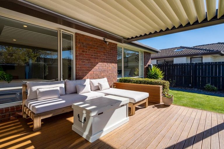Photo of property in 2/14 Bentley Street, Russley, Christchurch, 8042