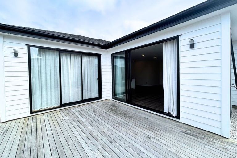 Photo of property in 20 Tararua Street, Massey, Auckland, 0614