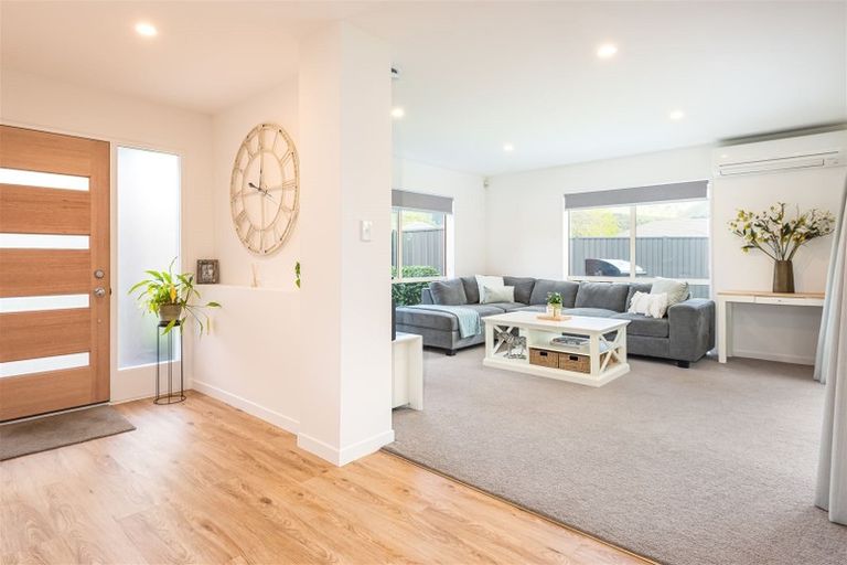 Photo of property in 36 Mauger Drive, Heathcote Valley, Christchurch, 8022