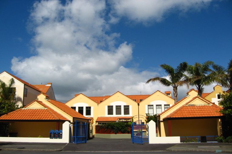 Photo of property in 38 Harbour Village Drive, Gulf Harbour, Whangaparaoa, 0930