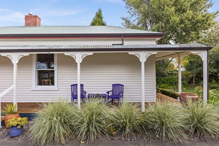 Photo of property in 11 Bowling Road, Greenmeadows, Napier, 4112