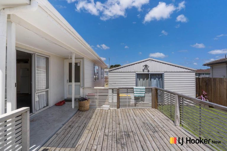 Photo of property in 23 Taitimu Drive, Weymouth, Auckland, 2103