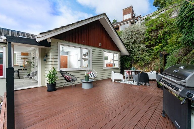 Photo of property in 6 Maybury Way, Island Bay, Wellington, 6023