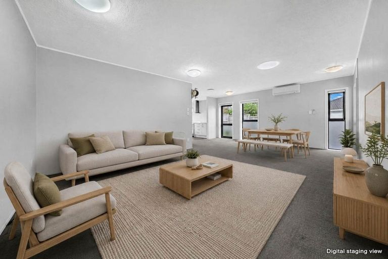 Photo of property in 2/7 Benygloe Place, Highland Park, Auckland, 2010