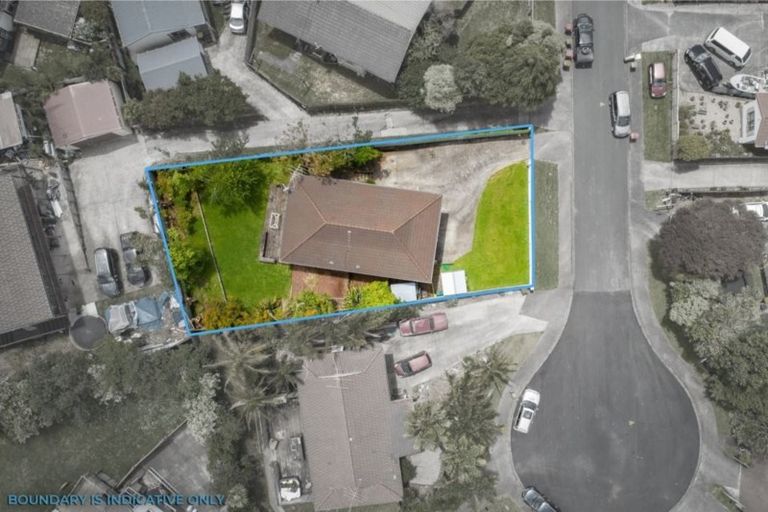 Photo of property in 7 Landsdale Place, Massey, Auckland, 0614