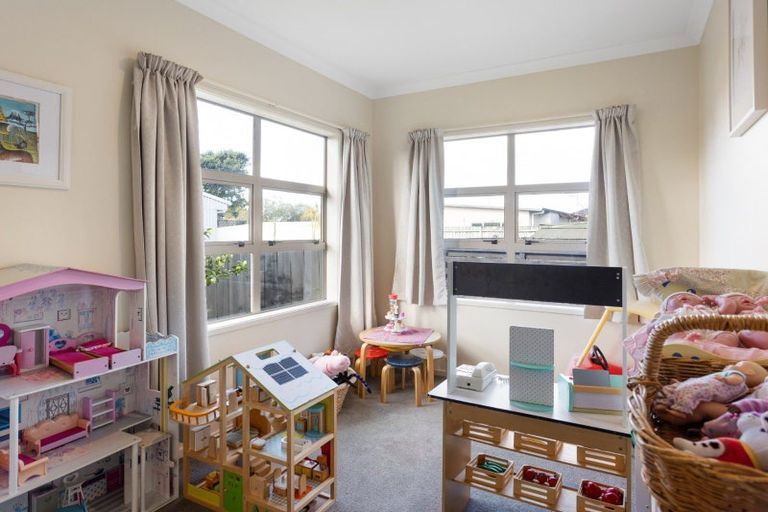 Photo of property in 7b Harrow Place, Mount Maunganui, 3116