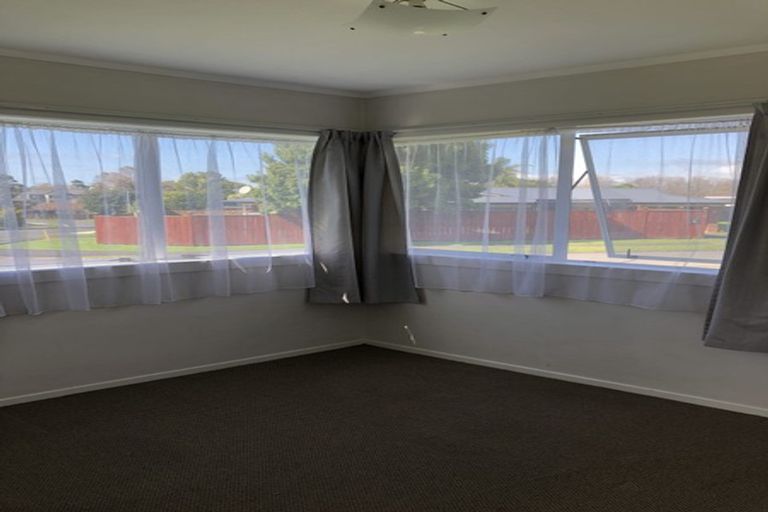 Photo of property in 61 Luton Avenue, Sunnyhills, Auckland, 2010