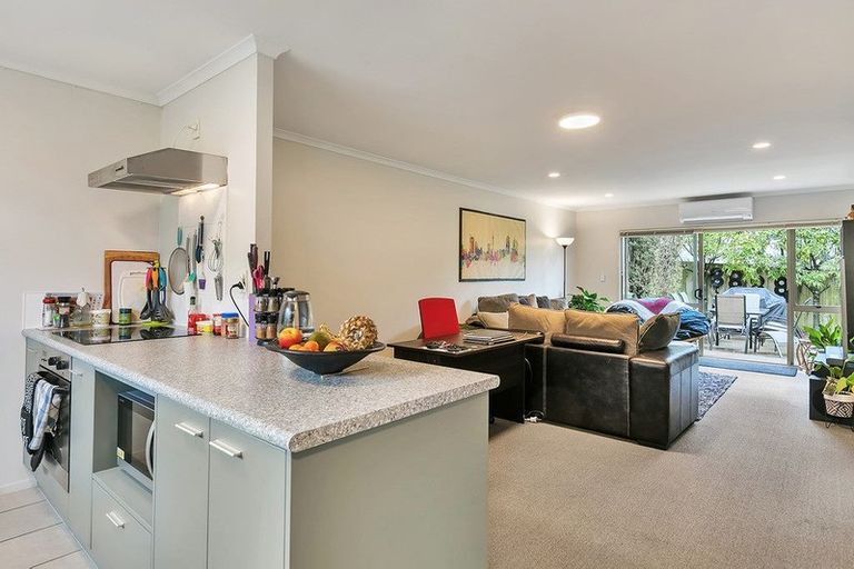 Photo of property in 2/55 Verbena Road, Birkdale, Auckland, 0626