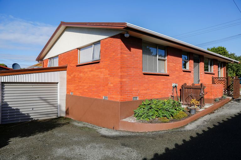 Photo of property in 19 Towey Street, Holmes Hill, Oamaru, 9401