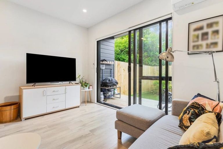 Photo of property in 31/241 Don Buck Road, Massey, Auckland, 0614