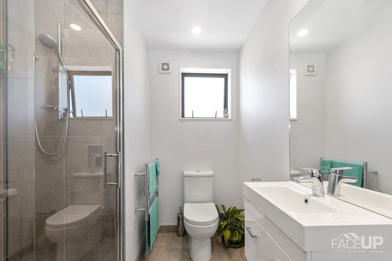 Photo of property in 32 Memorial Park Lane, Hobsonville, Auckland, 0618