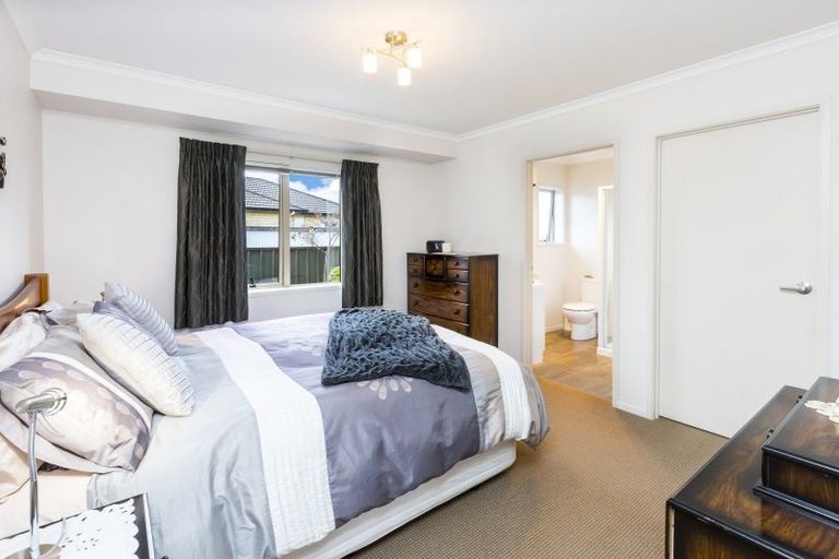Photo of property in 34 Sunstone Crescent, Brown Owl, Upper Hutt, 5018