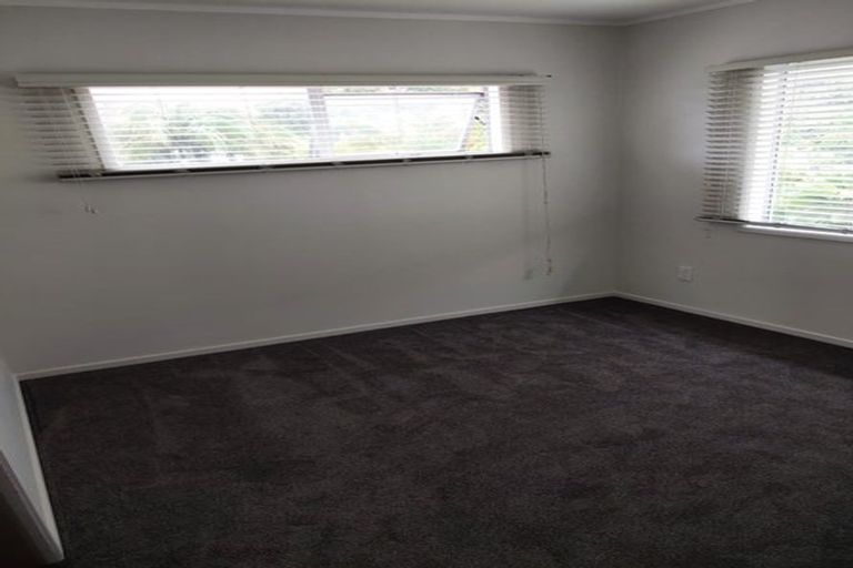 Photo of property in 1/41 Masterton Road, Rothesay Bay, Auckland, 0630