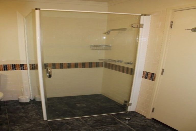 Photo of property in The Heritage Hotel Apartments, 650/35 Hobson Street, Auckland Central, Auckland, 1010