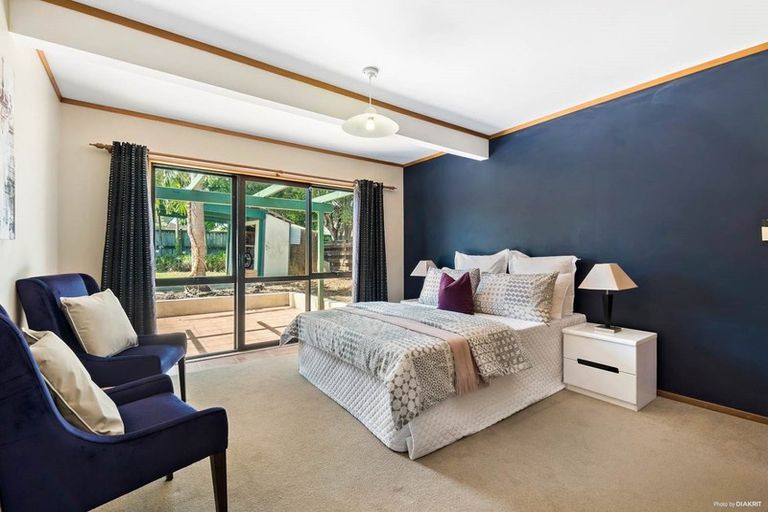 Photo of property in 131 Chivalry Road, Glenfield, Auckland, 0629