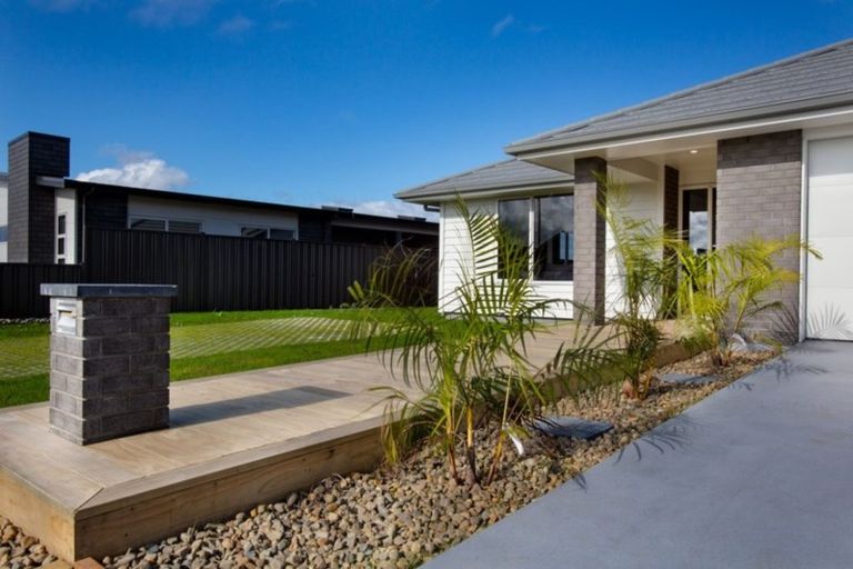 Photo of property in 69 Stace Hopper Drive, One Tree Point, 0118