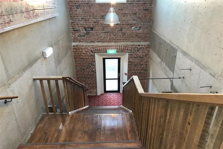 Photo of property in 37 Dowling Street, Dunedin Central, Dunedin, 9016