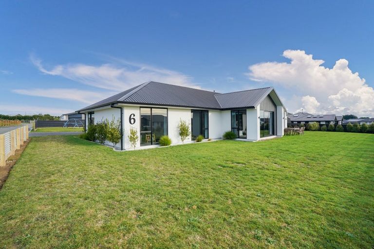 Photo of property in 6 Chatham Rise, Seaward Bush, Invercargill, 9812