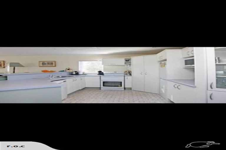 Photo of property in 25 Bowes Crescent, Strathmore Park, Wellington, 6022