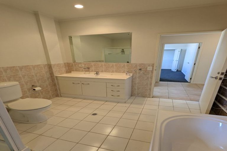 Photo of property in Maddison Apartments, 3/6e Queen Street, Palmerston North, 4410