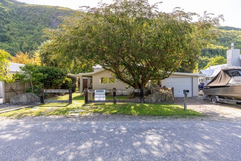 Photo of property in 23 Nairn Street, Arrowtown, 9302