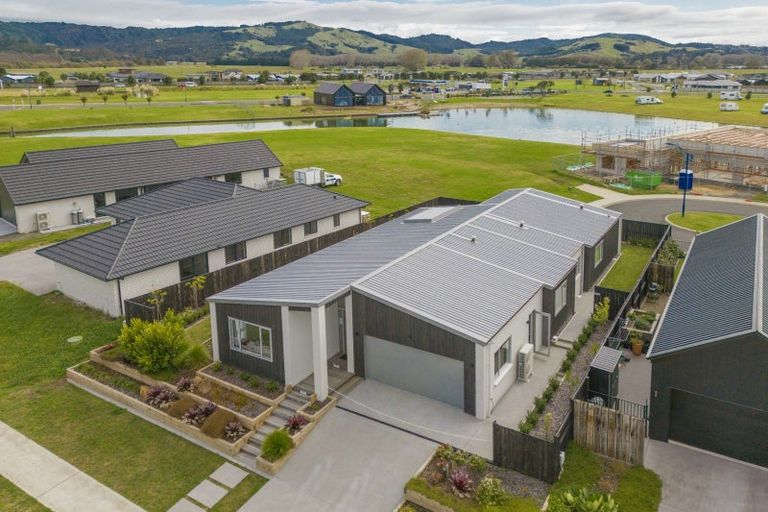 Photo of property in 7 Awatea Drive, Whitianga, 3510