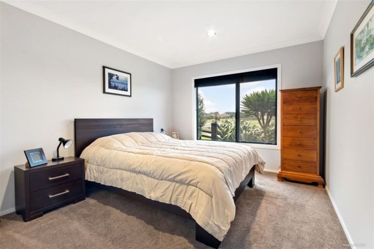 Photo of property in 14 Kendallvale Drive, Waiuku, 2123