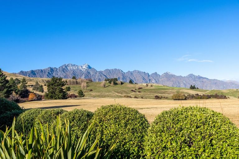 Photo of property in 65 Oregon Drive, Kelvin Heights, Queenstown, 9300