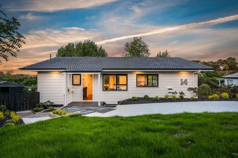 Photo of property in 14 Landsdale Place, Massey, Auckland, 0614