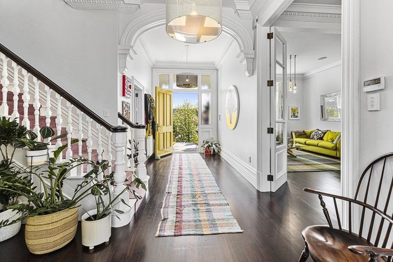 Photo of property in 89 Brougham Street, Mount Victoria, Wellington, 6011