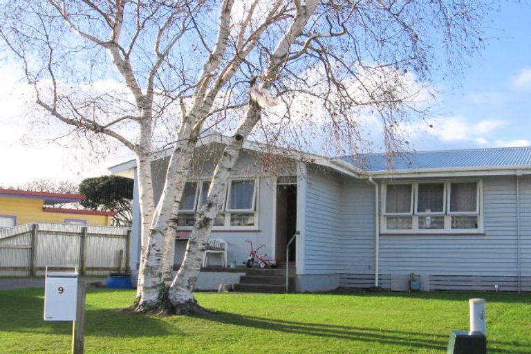 Photo of property in 9 Radnor Place, Highbury, Palmerston North, 4412