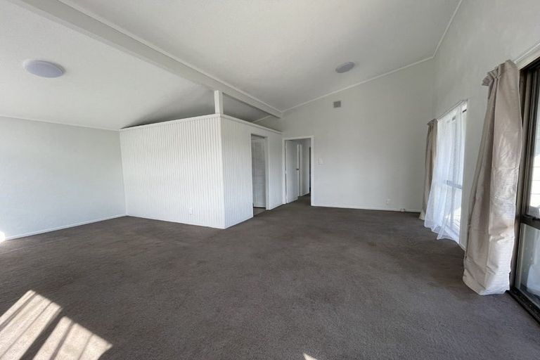 Photo of property in 4 Mon Desir Place, Manurewa, Auckland, 2102