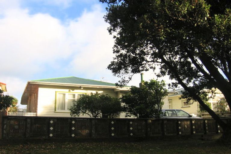 Photo of property in 67 Riverside Drive, Waiwhetu, Lower Hutt, 5010