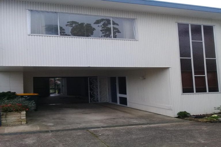 Photo of property in 3/4 Coronation Road, Glenfield, Auckland, 0627