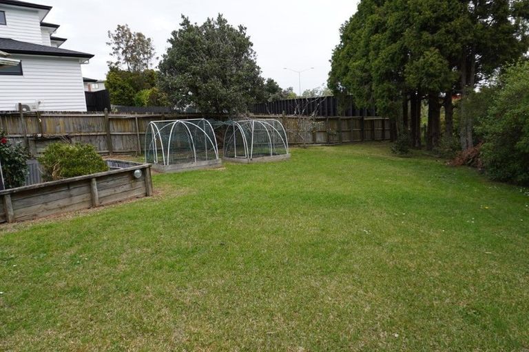 Photo of property in 16 Baltimore Place, Forrest Hill, Auckland, 0620