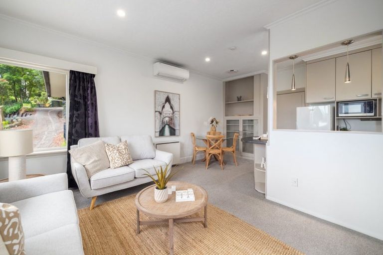 Photo of property in 10 Sherwood Lane, Cashmere, Christchurch, 8022