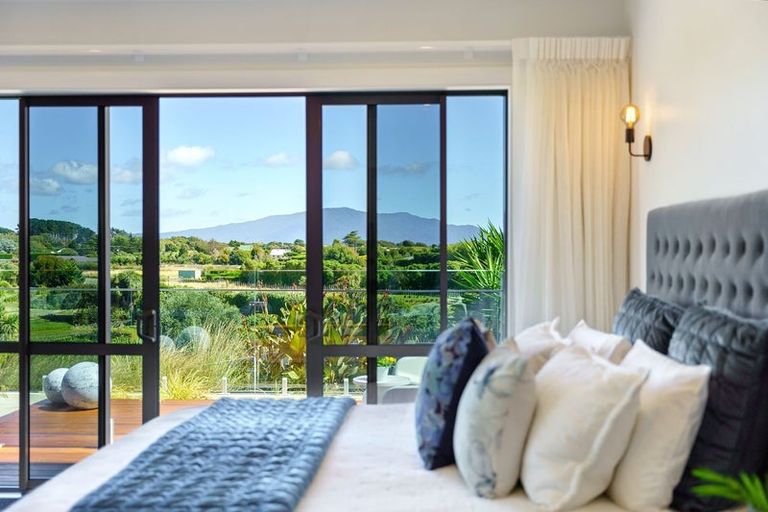 Photo of property in 36 Raukawa Road, Peka Peka, Waikanae, 5391