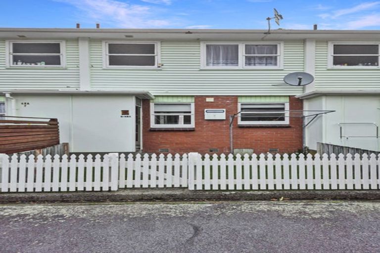 Photo of property in Shakespeare Flats, 8/48 Merton Street, Trentham, Upper Hutt, 5018