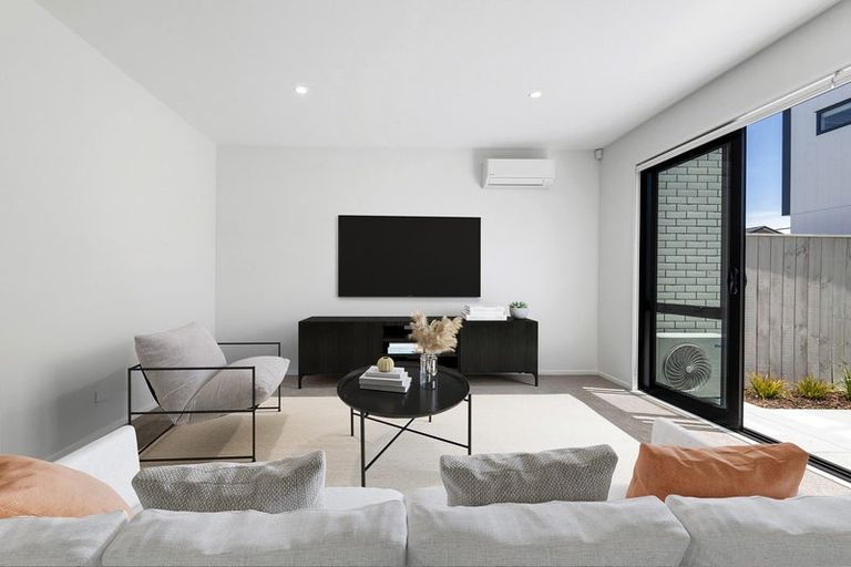 Photo of property in 103 Waituarua Drive, Takanini, Auckland, 2112