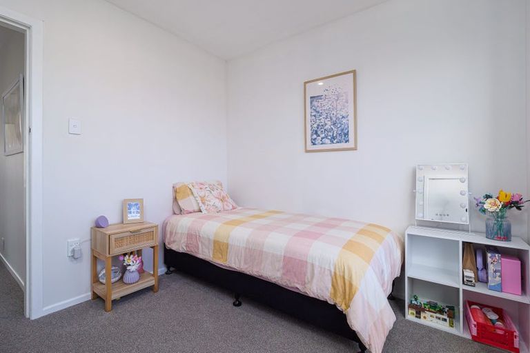 Photo of property in 289 Shakespeare Street, Leamington, Cambridge, 3432