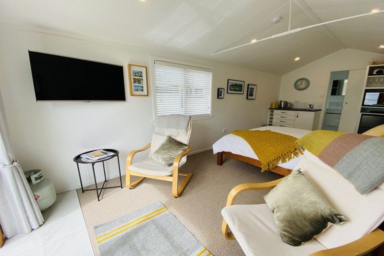 Photo of property in 4 Shearer Drive, Oakura, 4314