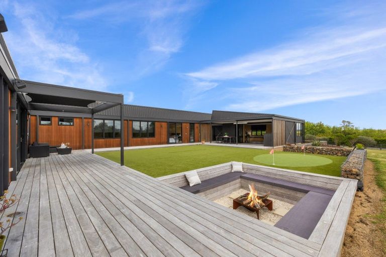 Photo of property in 32 Aroha Road, Te Arai, Wellsford, 0975