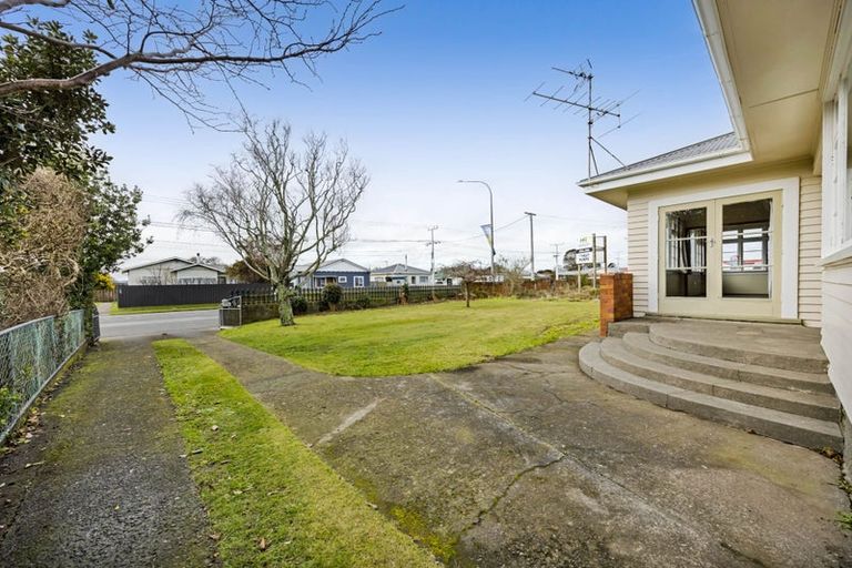 Photo of property in 155 Glover Road, Hawera, 4610