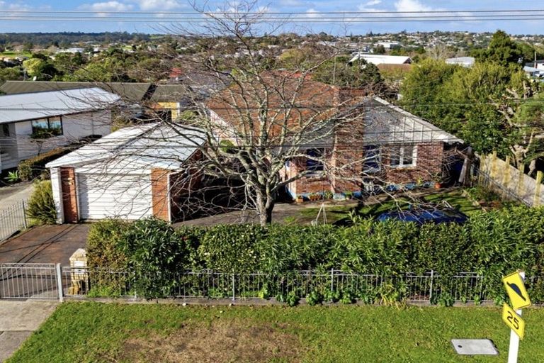 Photo of property in 17 Tramway Road, Beach Haven, Auckland, 0626