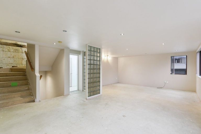 Photo of property in 14b Domanski Crescent, Owhiro Bay, Wellington, 6023